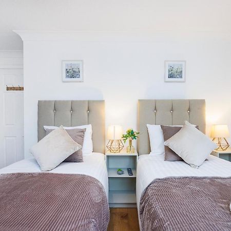 Lovely 2 Bd Hse With Parking Near Excel London Ngoại thất bức ảnh