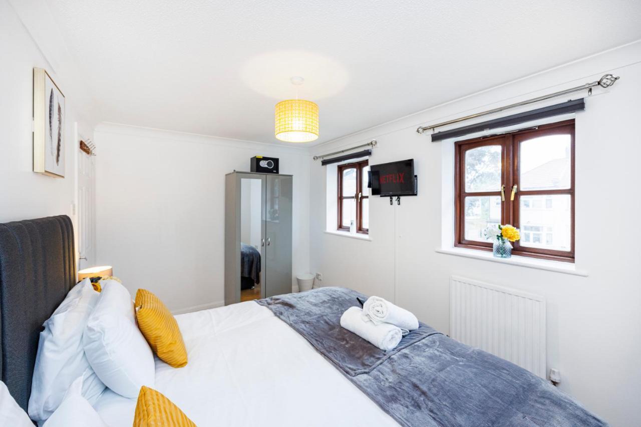 Lovely 2 Bd Hse With Parking Near Excel London Ngoại thất bức ảnh