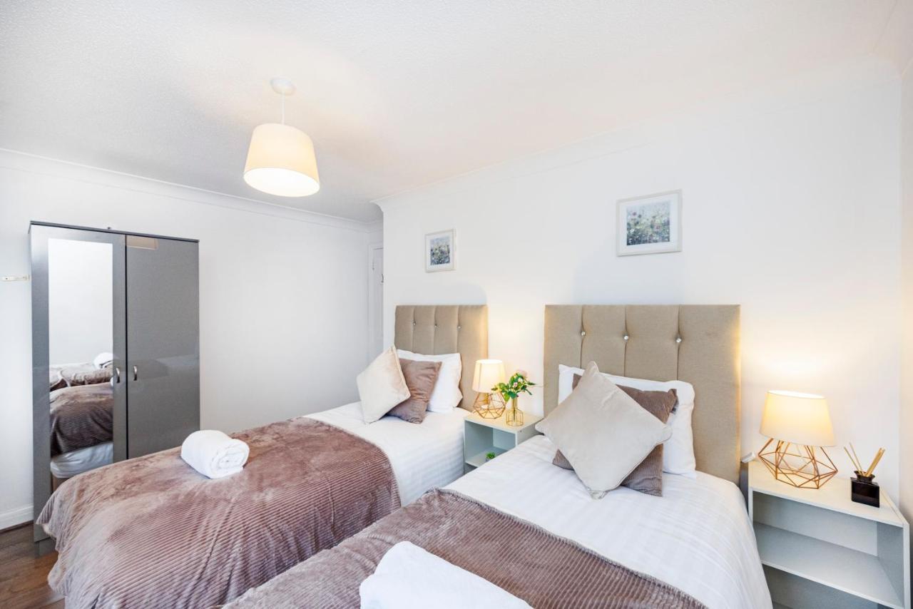 Lovely 2 Bd Hse With Parking Near Excel London Ngoại thất bức ảnh