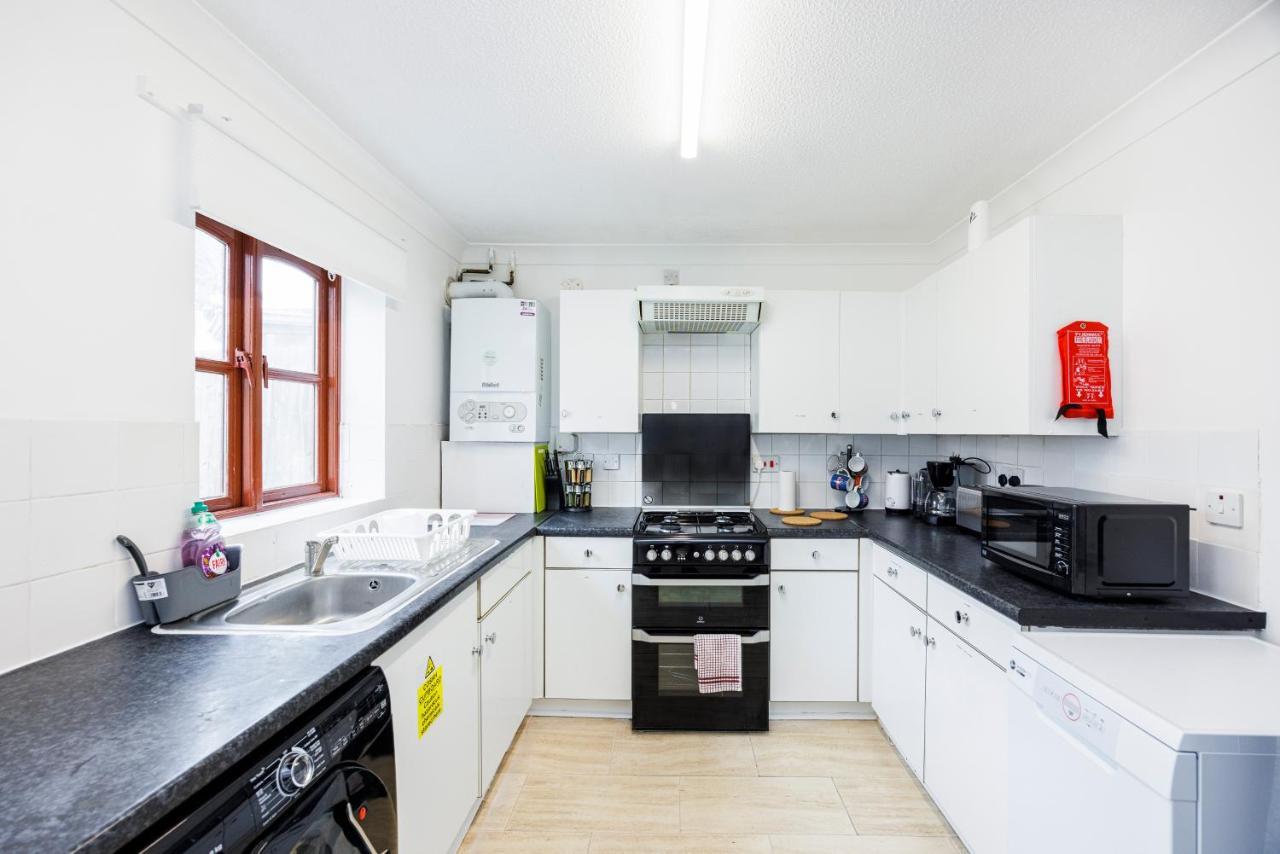 Lovely 2 Bd Hse With Parking Near Excel London Ngoại thất bức ảnh