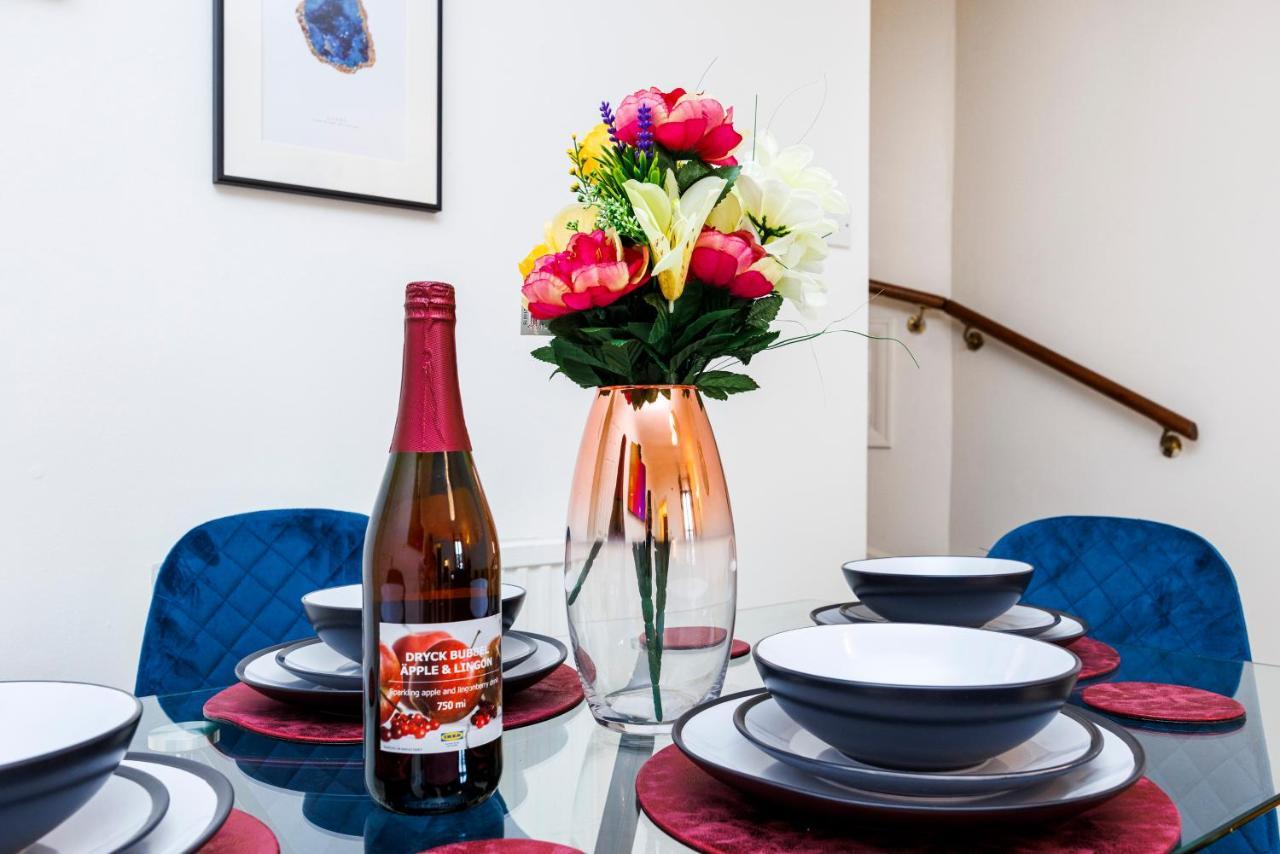 Lovely 2 Bd Hse With Parking Near Excel London Ngoại thất bức ảnh