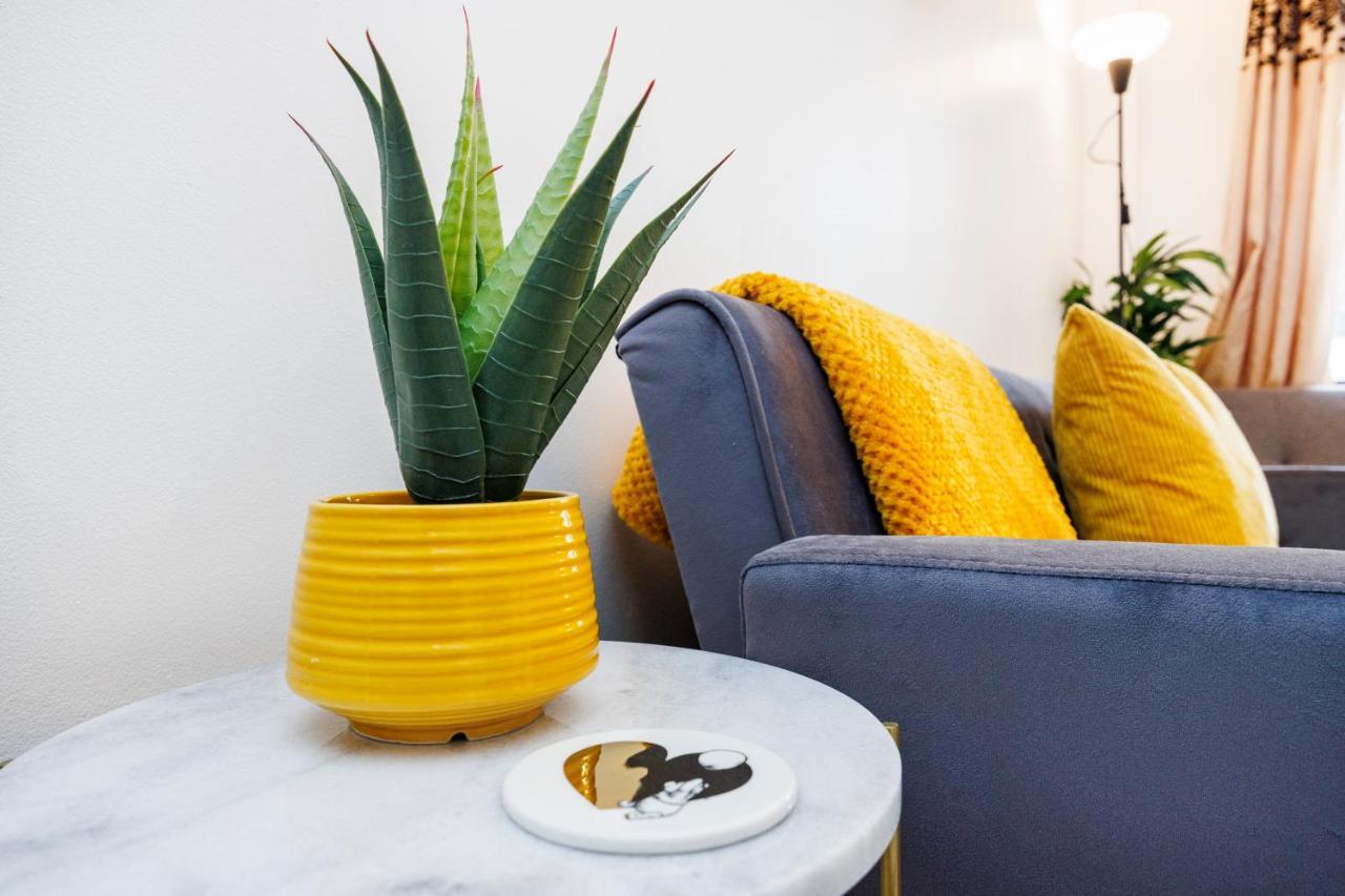 Lovely 2 Bd Hse With Parking Near Excel London Ngoại thất bức ảnh